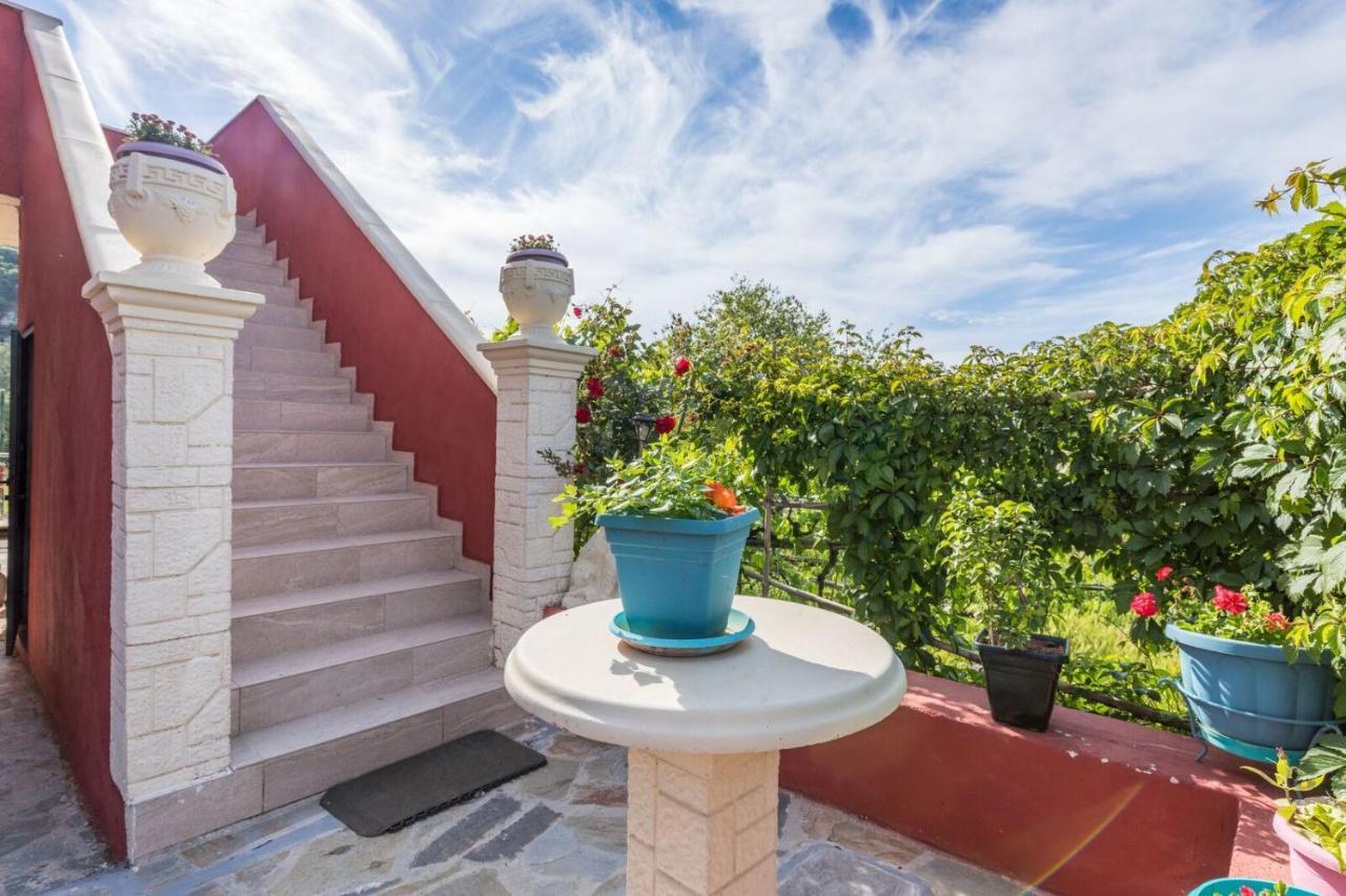 Malotu Resort Sinarádes Zewnętrze zdjęcie